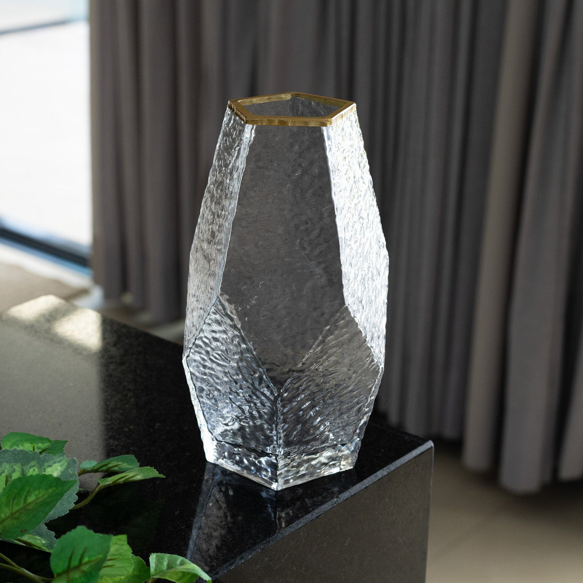 VASO DE VIDRO COM BORDA DOURADA TAJ – 23,5CM
