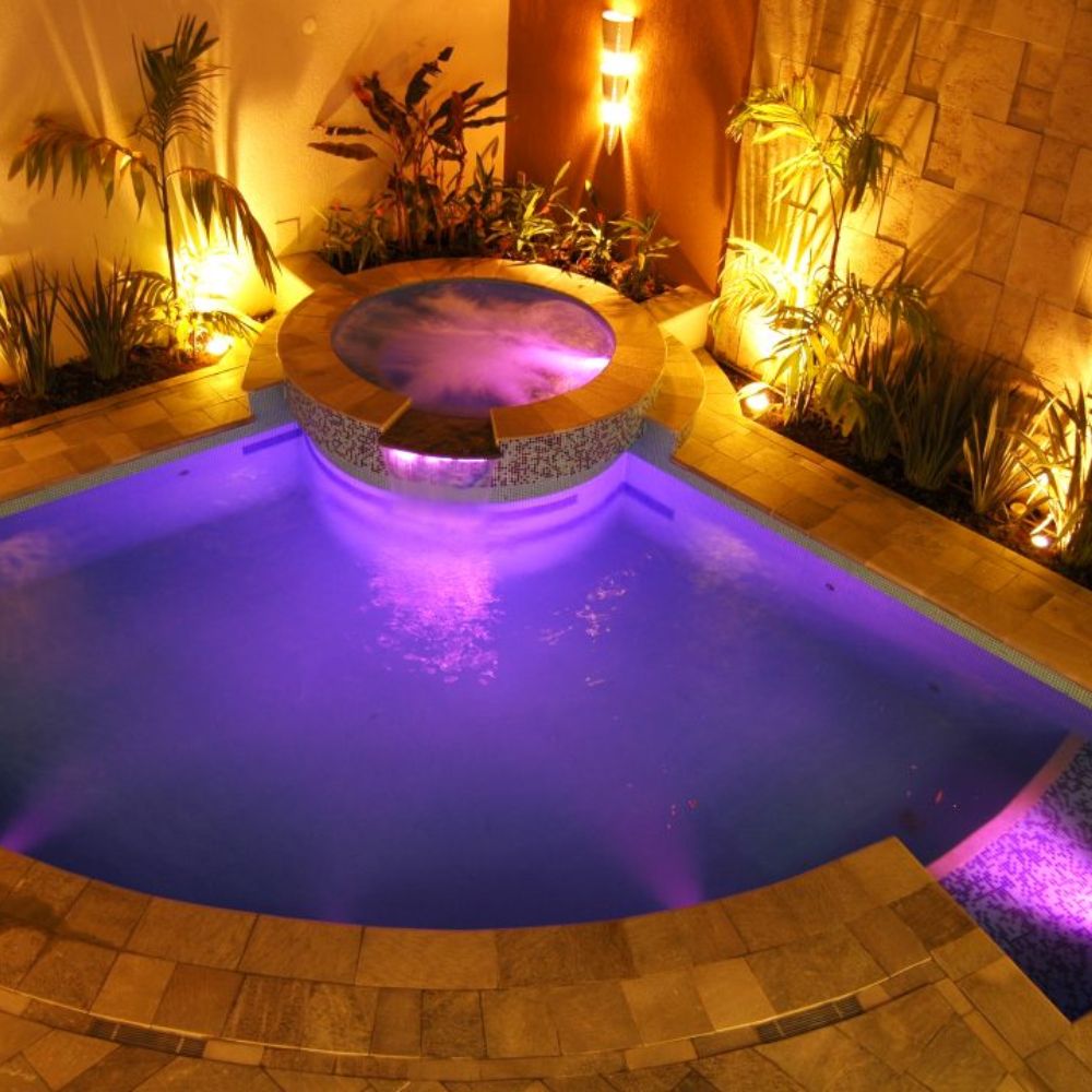 Luminária Led de Piscina RGB com Ventosas - Swanlight