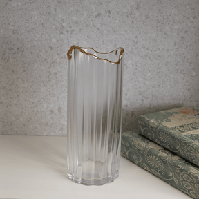 VASO DE VIDRO COM BORDA DOURADA – 10CM X 25CM